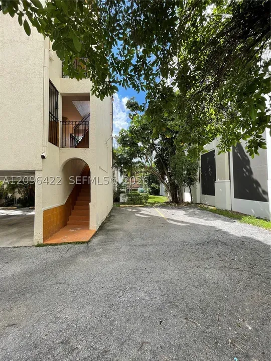 2 Bed 1 Bath Urban Residential Condo in Coral Gables, FL - 4