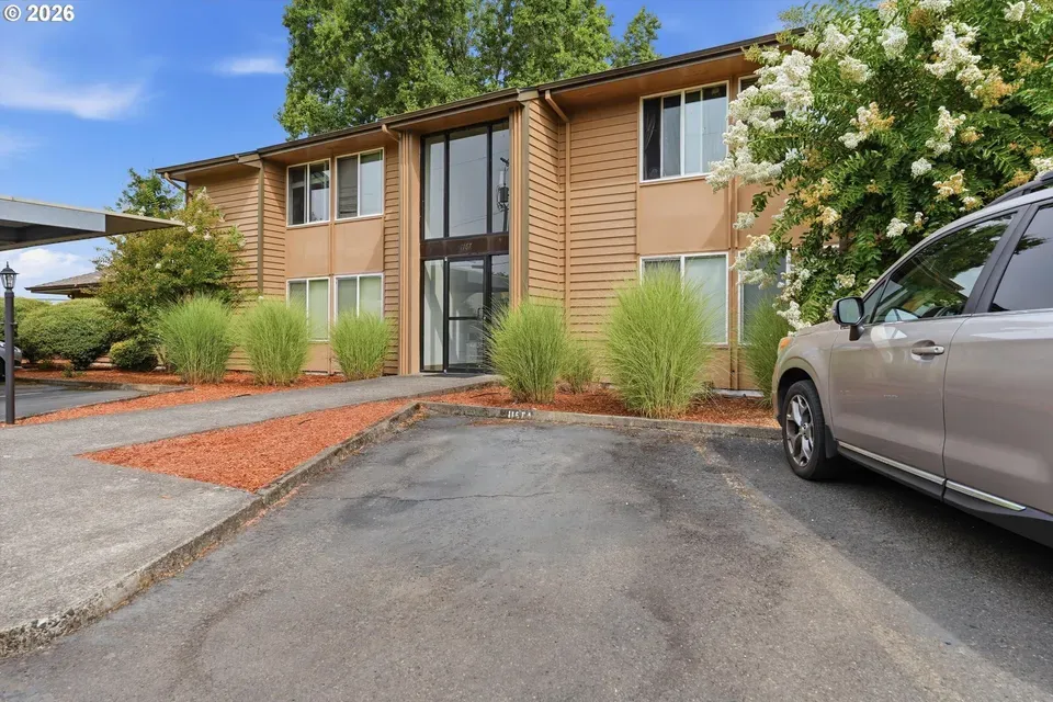2 Bed 1 Bath Urban Residential Condo in Hillsboro, OR - 1