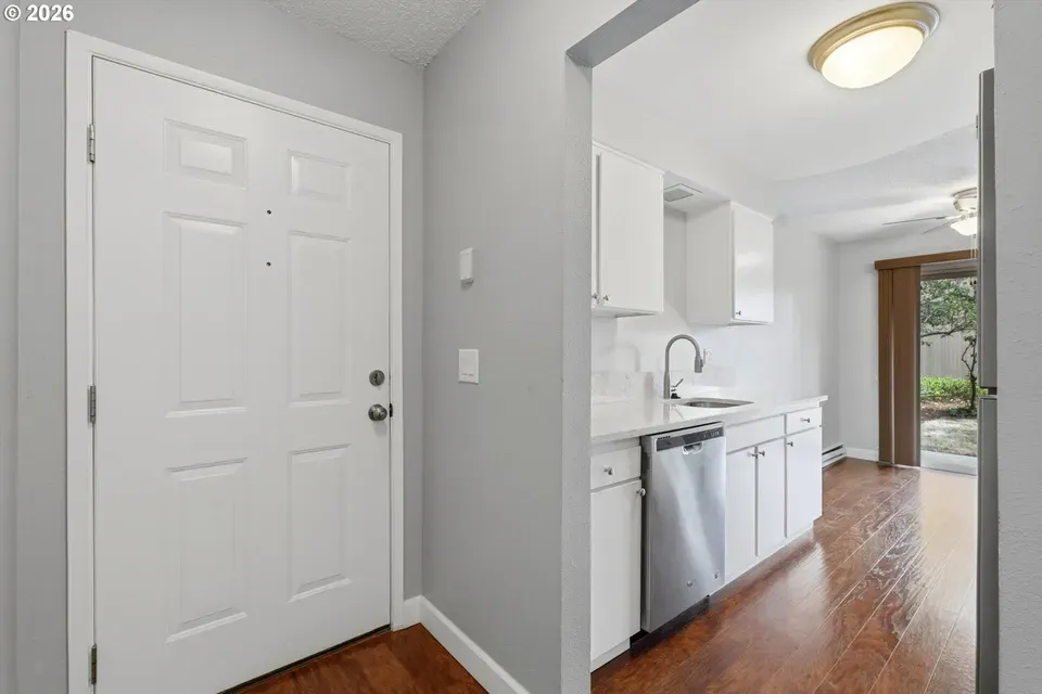 2 Bed 1 Bath Urban Residential Condo in Hillsboro, OR - 4