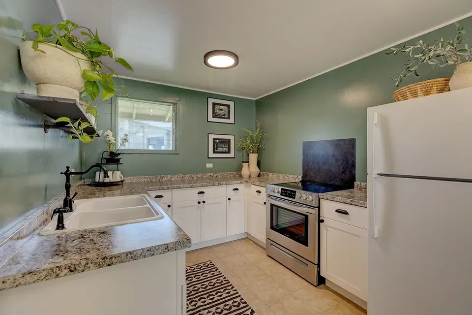 2 Bed 1 Bath Urban Residential Condo in Hilo, HI