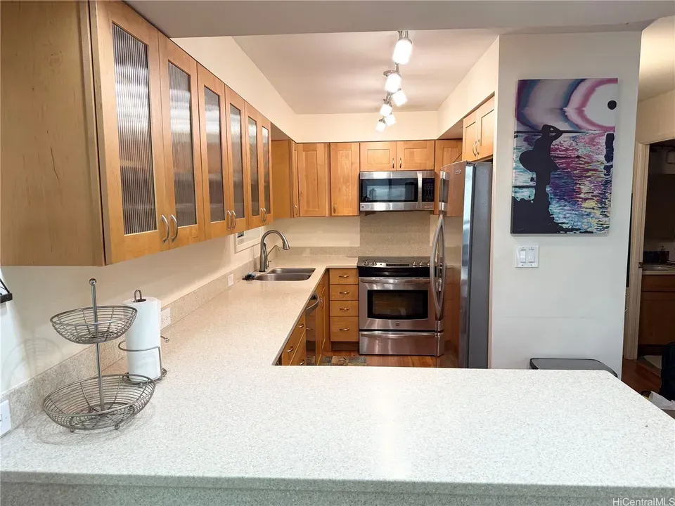 2 Bed 1 Bath Urban Residential Condo in Honolulu, HI - 1