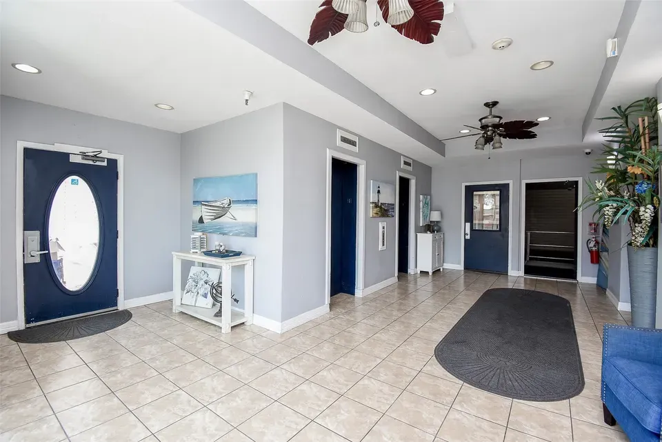 2 Bed 1 Bath Urban Residential Condo in League City, TX - 4