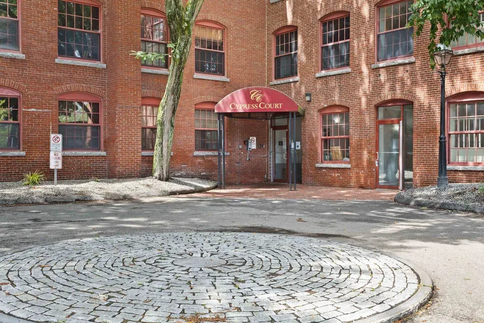 2 Bed 1 Bath Urban Residential Condo in Manchester, NH - 1