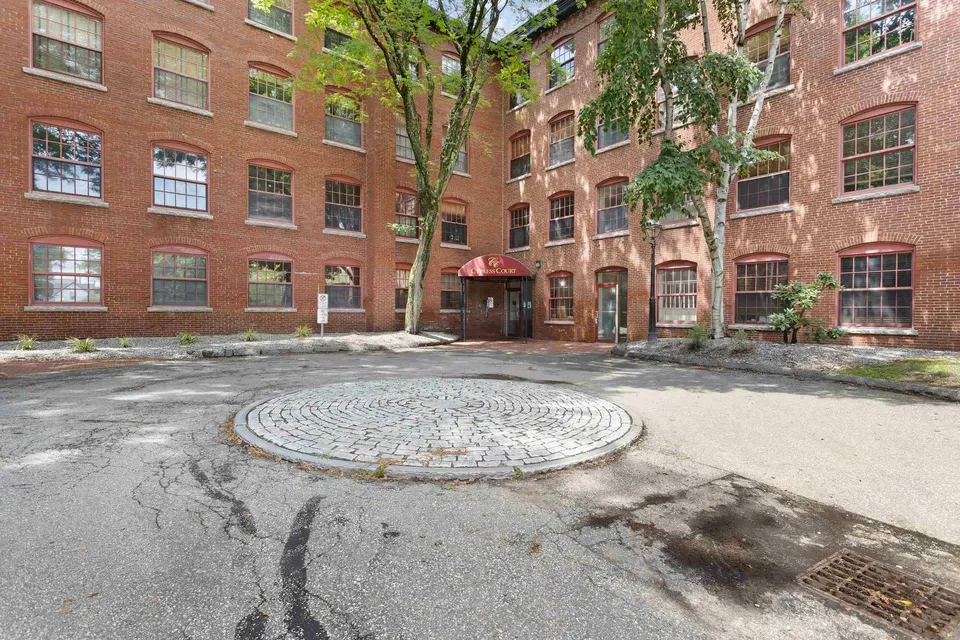 2 Bed 1 Bath Urban Residential Condo in Manchester, NH - 2