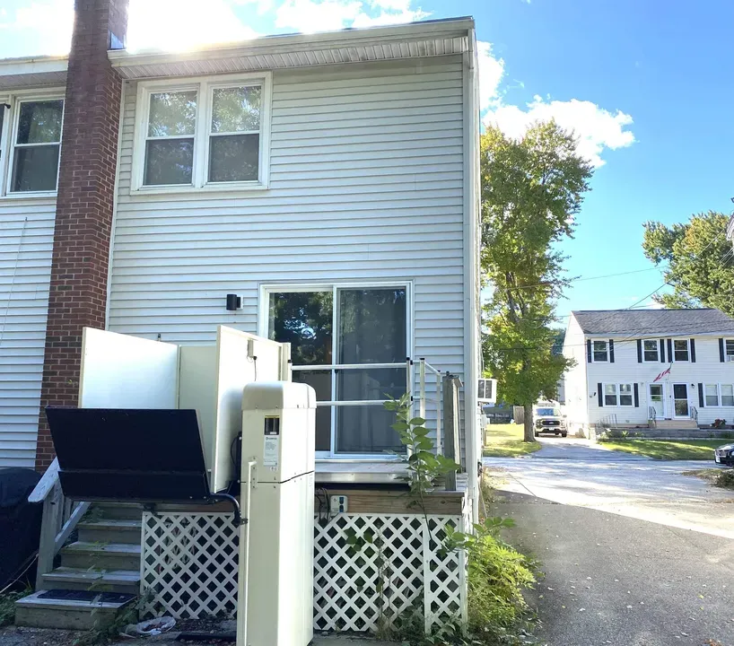 2 Bed 1 Bath Urban Residential Condo in Manchester, NH - 3