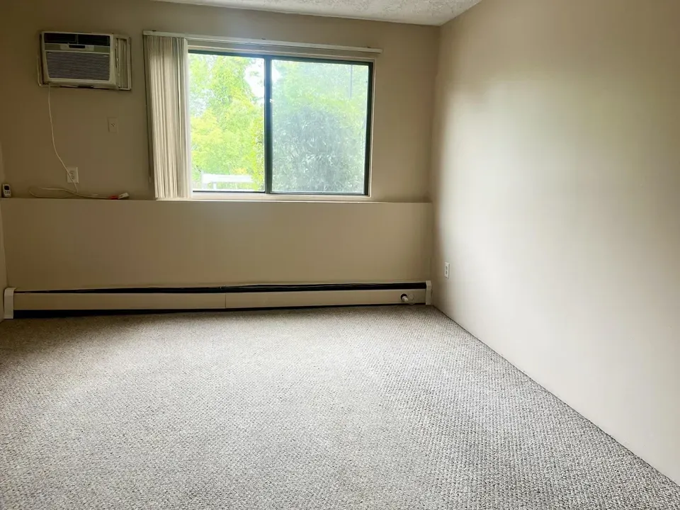 2 Bed 1 Bath Urban Residential Condo in Manchester, NH - 4