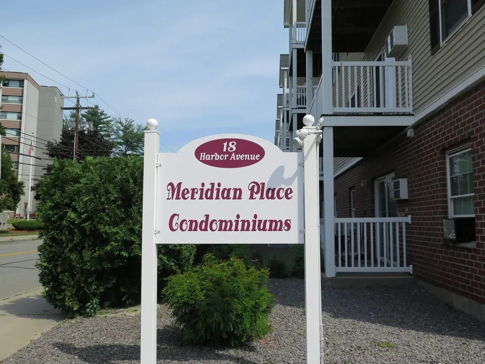 2 Bed 1 Bath Urban Residential Condo in Nashua, NH