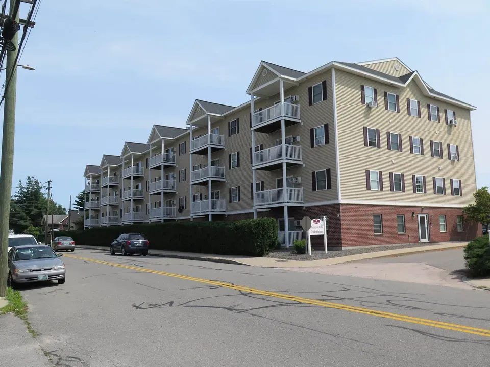 2 Bed 1 Bath Urban Residential Condo in Nashua, NH - 2