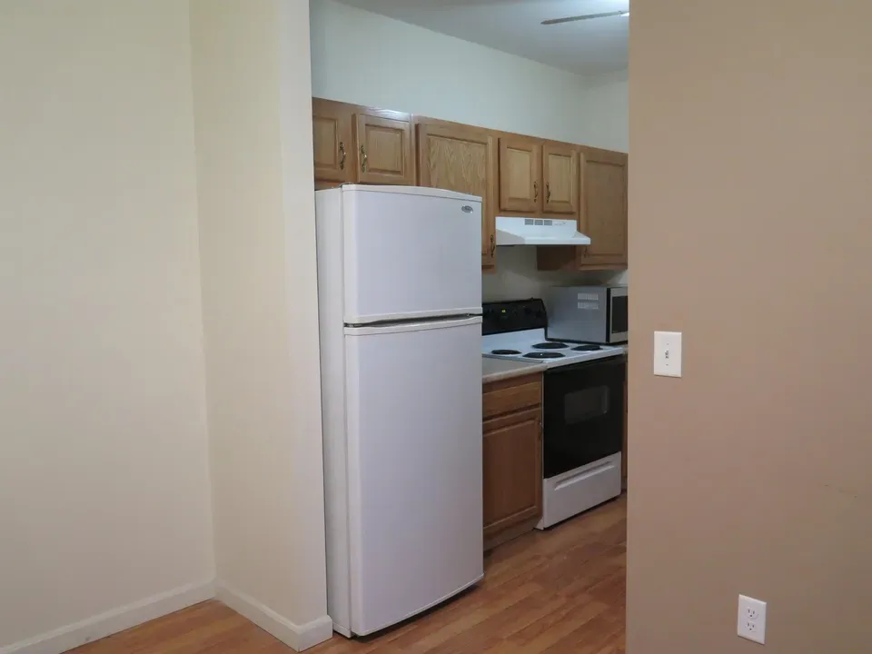 2 Bed 1 Bath Urban Residential Condo in Nashua, NH - 4
