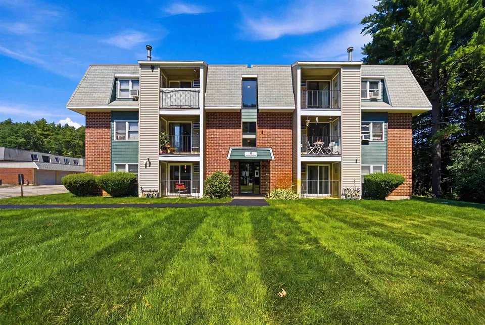 2 Bed 1 Bath Urban Residential Condo in Nashua, NH - 1