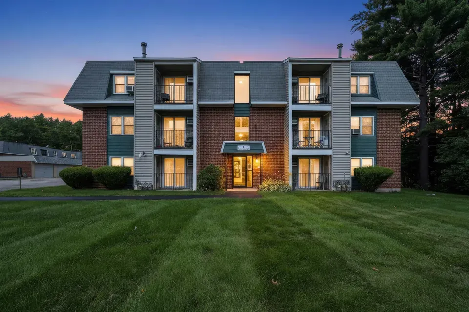 2 Bed 1 Bath Urban Residential Condo in Nashua, NH - 2