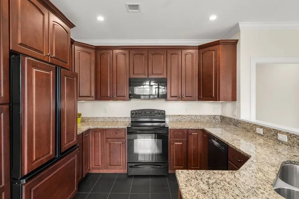 2 Bed 1 Bath Urban Residential Condo in Nashua, NH - 3