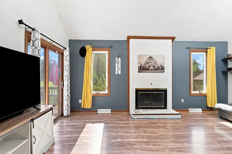 2 Bed 1 Bath Urban Residential Condo in Nashua, NH - 4