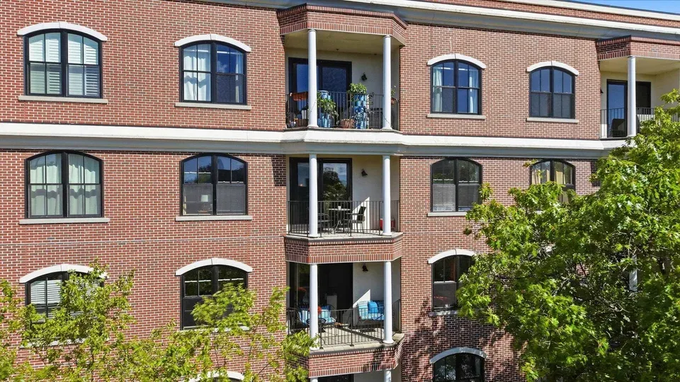 2 Bed 1 Bath Urban Residential Condo in Nashua, NH - 3