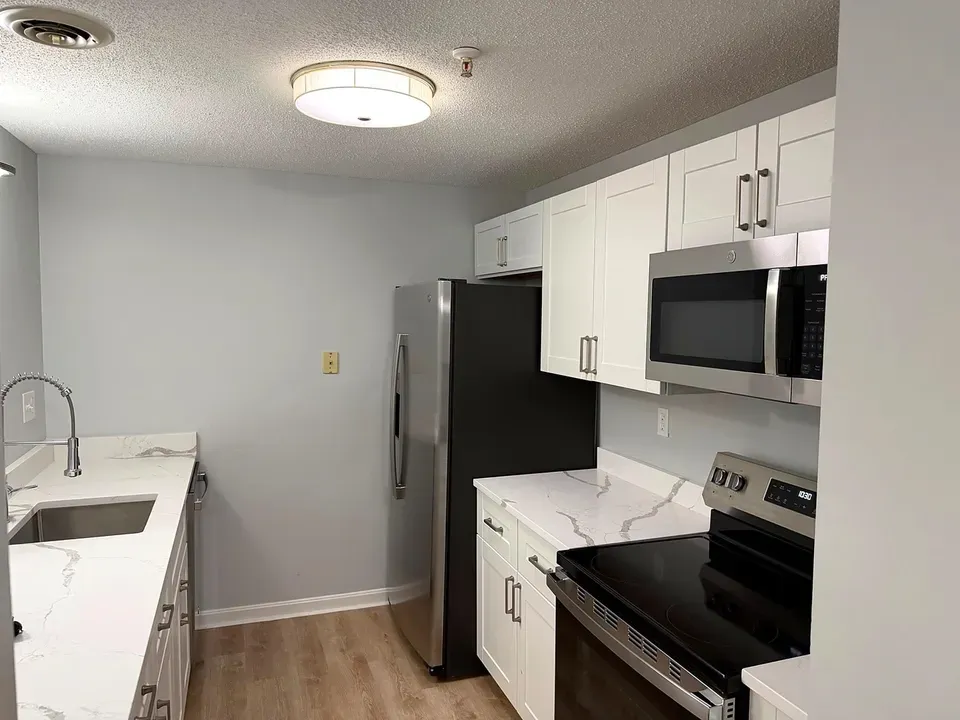 2 Bed 1 Bath Urban Residential Condo in Nashua, NH - 3