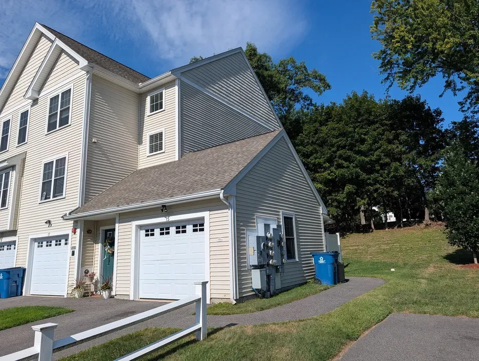 2 Bed 1 Bath Urban Residential Condo in Nashua, NH