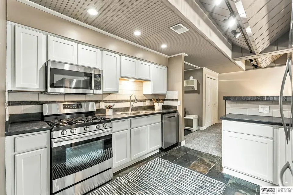 2 Bed 1 Bath Urban Residential Condo in Omaha, NE - 2