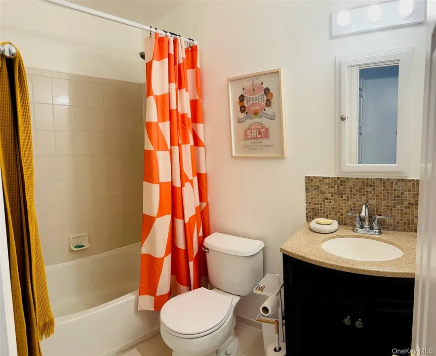 2 Bed 1 Bath Urban Residential Condo in Queens, NY - 5