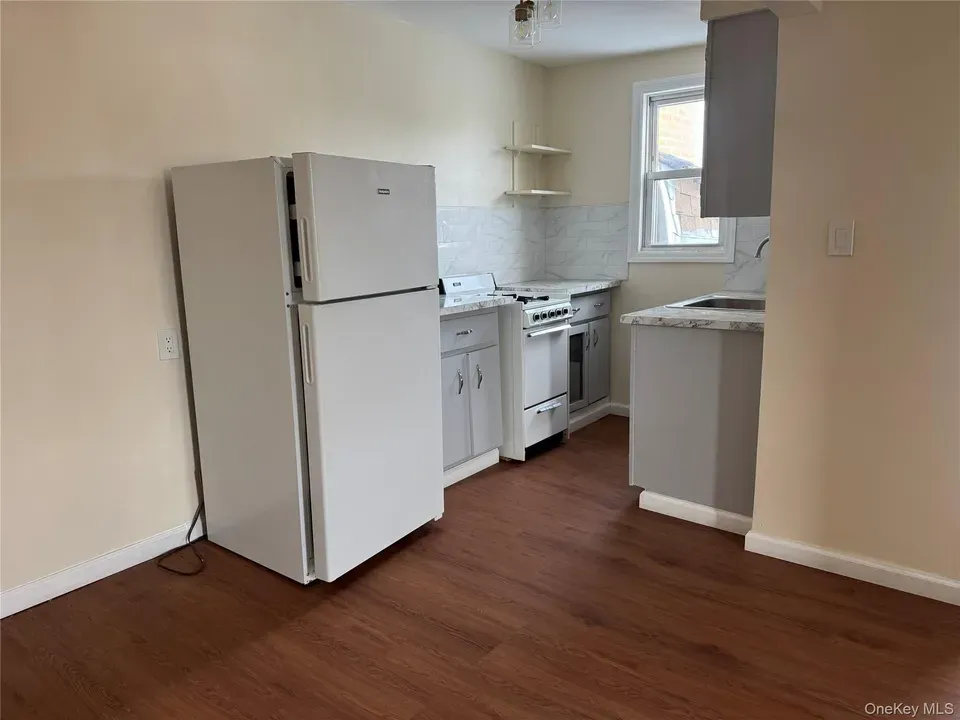 2 Bed 1 Bath Urban Residential Condo in Queens, NY - 4