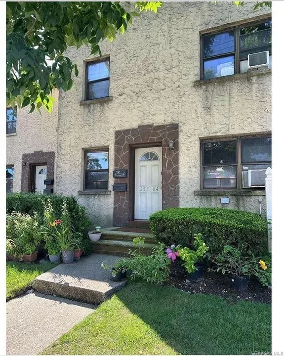 2 Bed 1 Bath Urban Residential Condo in Queens, NY - 2