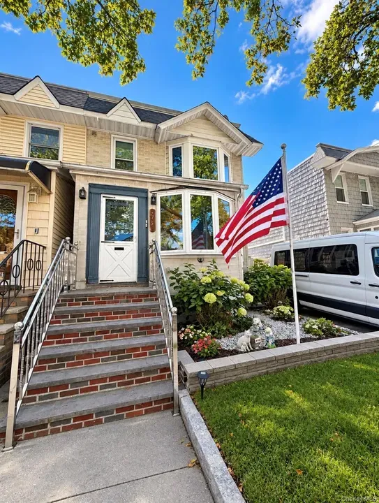 2 Bed 1 Bath Urban Residential Condo in Queens, NY - 1