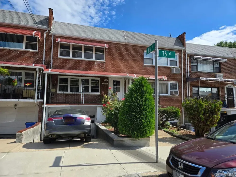 2 Bed 1 Bath Urban Residential Condo in Queens, NY