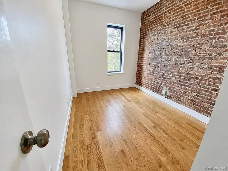 2 Bed 1 Bath Urban Residential Condo in Queens, NY