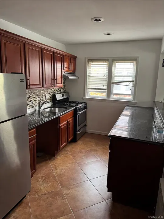 2 Bed 1 Bath Urban Residential Condo in Queens, NY