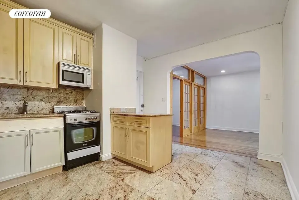 2 Bed 1 Bath Urban Residential Condo in Queens, NY - 5