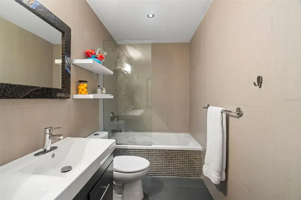 2 Bed 1 Bath Urban Residential Condo in San Juan, PR - 5