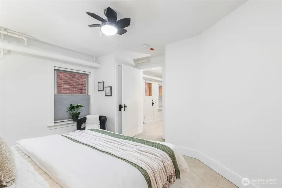 2 Bed 1 Bath Urban Residential Condo in Seattle, WA - 5