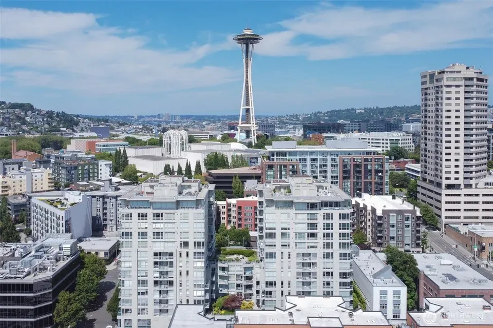 2 Bed 1 Bath Urban Residential Condo in Seattle, WA - 2