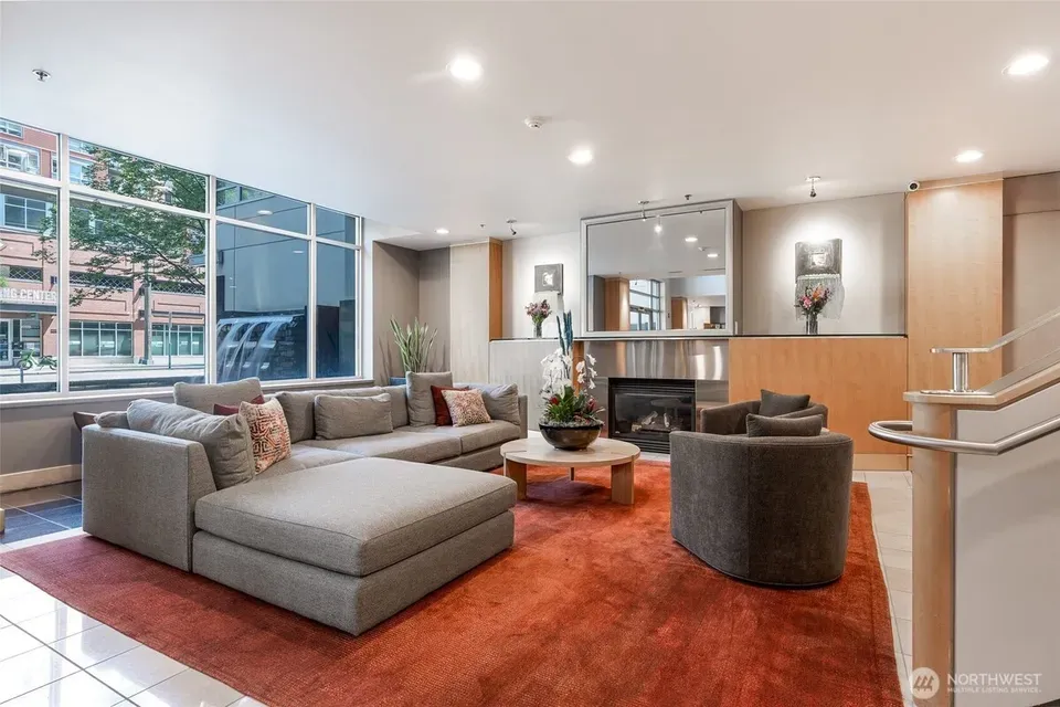 2 Bed 1 Bath Urban Residential Condo in Seattle, WA - 5