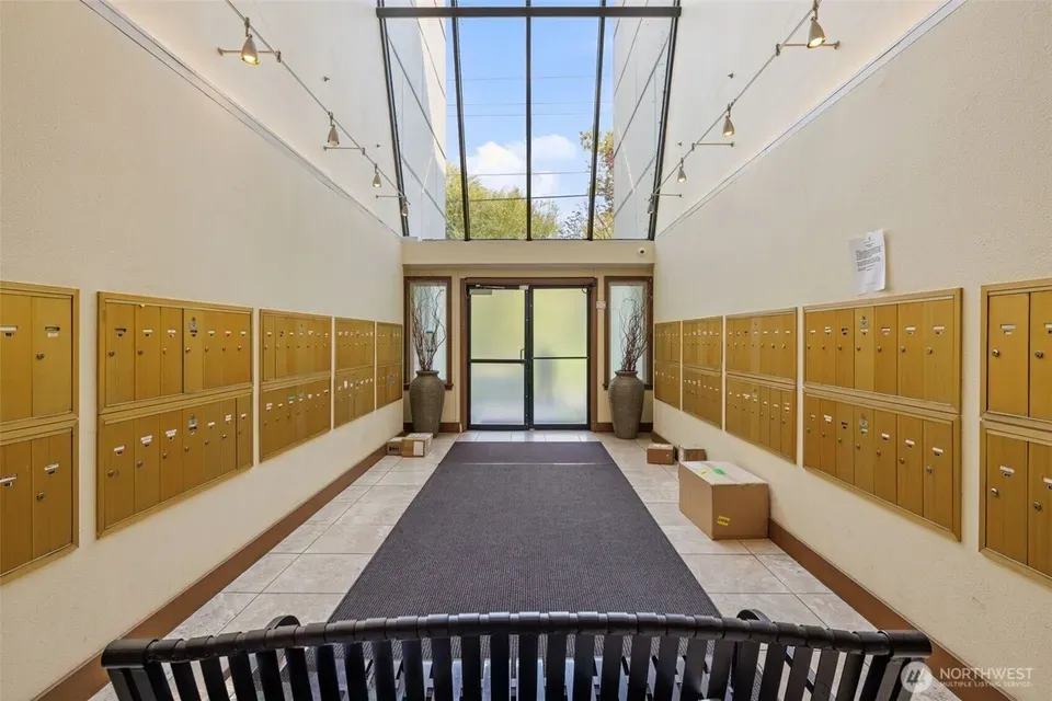 2 Bed 1 Bath Urban Residential Condo in Seattle, WA - 3