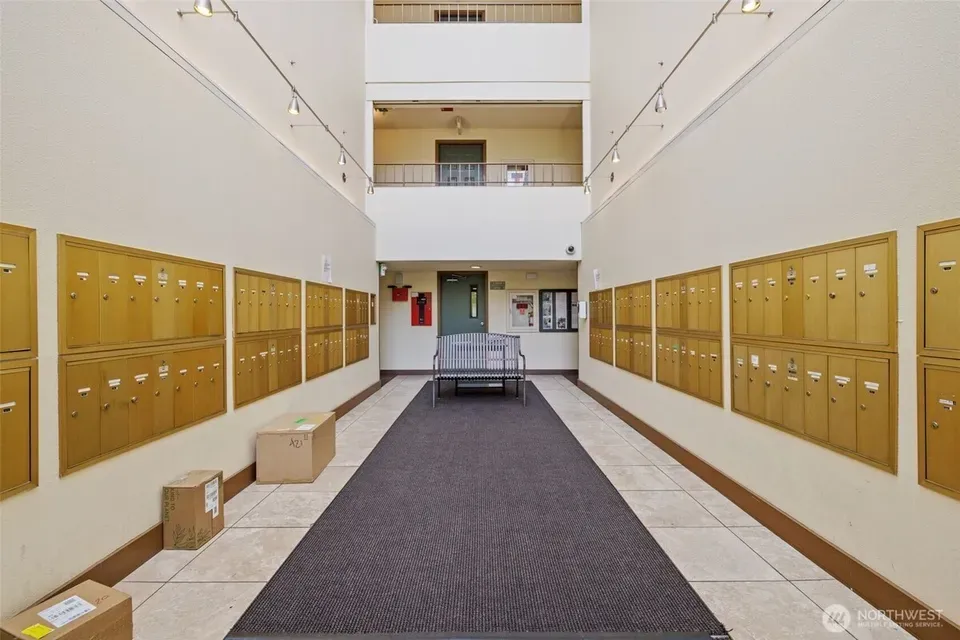 2 Bed 1 Bath Urban Residential Condo in Seattle, WA - 4