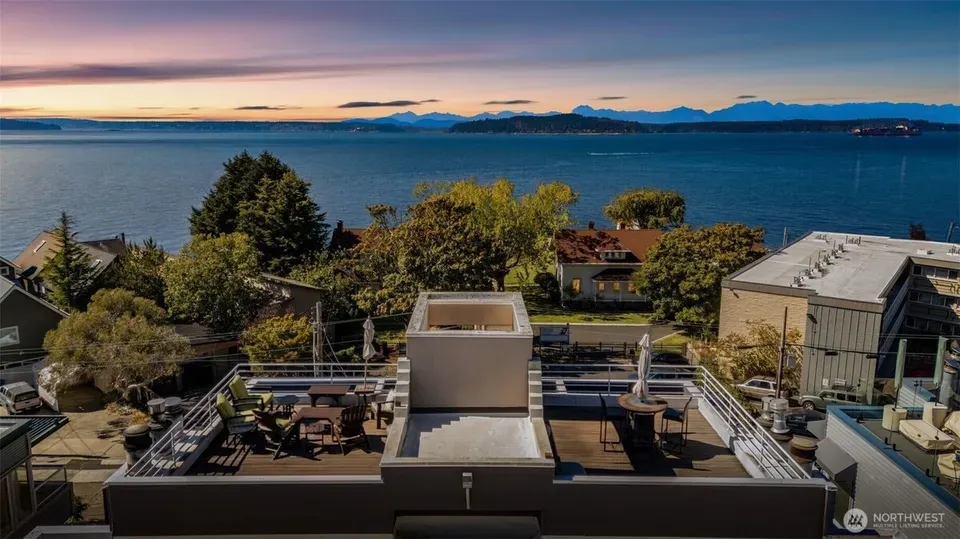 2 Bed 1 Bath Urban Residential Condo in Seattle, WA - 4