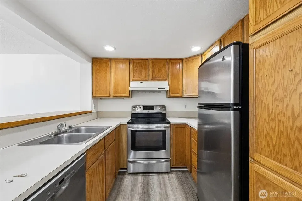 2 Bed 1 Bath Urban Residential Condo in Seattle, WA - 2