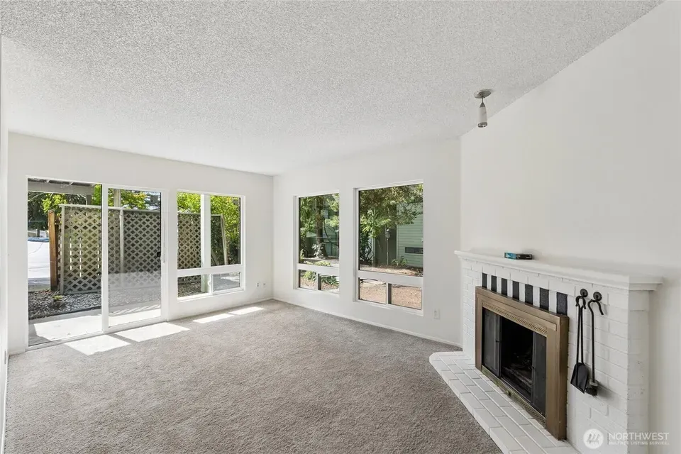 2 Bed 1 Bath Urban Residential Condo in Seattle, WA - 3