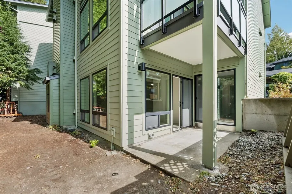 2 Bed 1 Bath Urban Residential Condo in Seattle, WA - 5