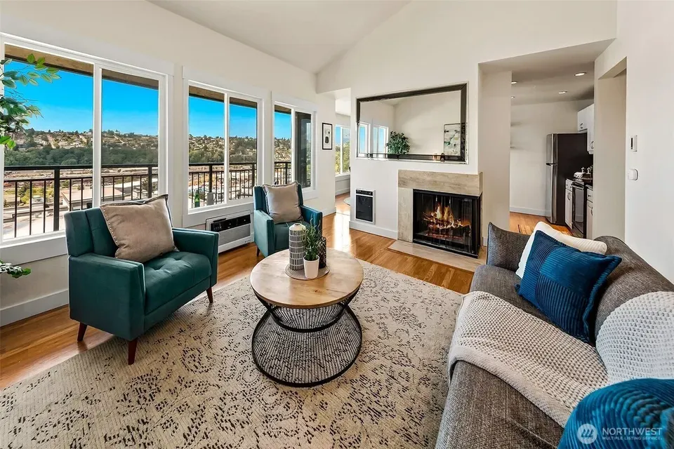 2 Bed 1 Bath Urban Residential Condo in Seattle, WA - 4