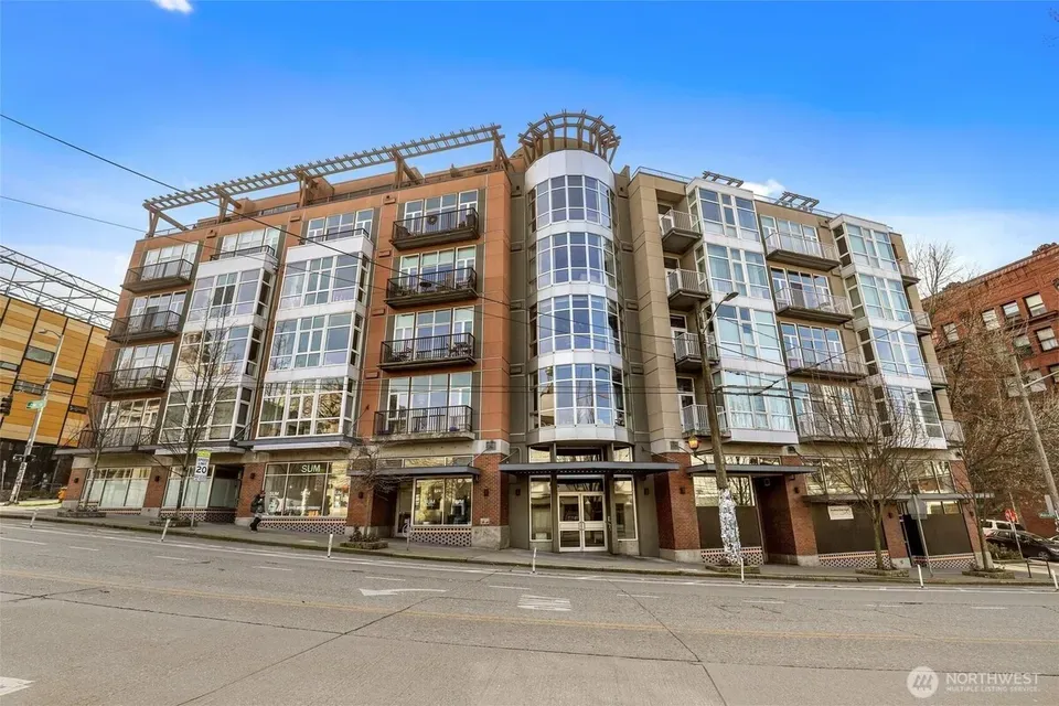 2 Bed 1 Bath Urban Residential Condo in Seattle, WA - 2