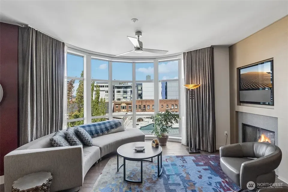 2 Bed 1 Bath Urban Residential Condo in Seattle, WA - 4