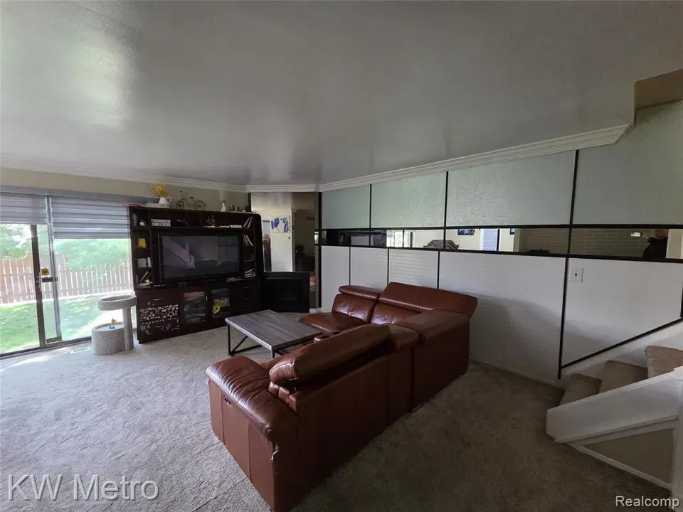 2 Bed 1 Bath Urban Residential Condo in Troy, MI - 5