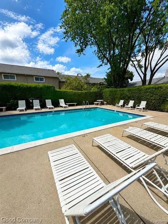 2 Bed 1 Bath Urban Residential Condo in Troy, MI - 2