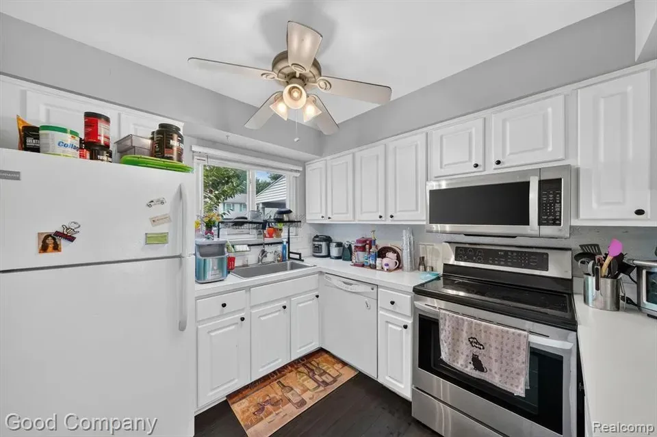 2 Bed 1 Bath Urban Residential Condo in Troy, MI - 4