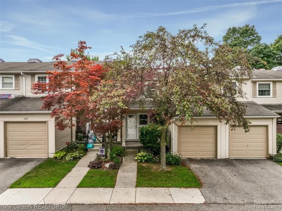 2 Bed 1 Bath Urban Residential Condo in Troy, MI - 2