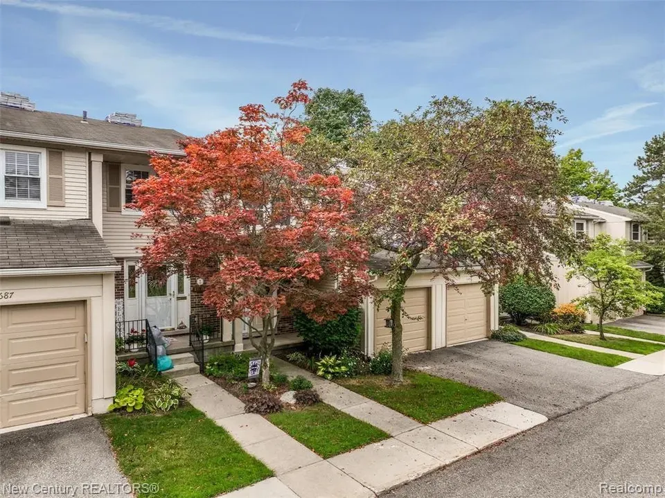 2 Bed 1 Bath Urban Residential Condo in Troy, MI - 3