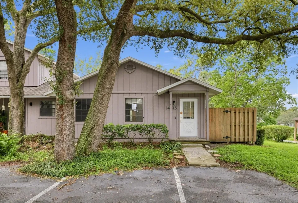 2 Bed 2 Bath Boutique Contemporary Condominium in Orlando, FL