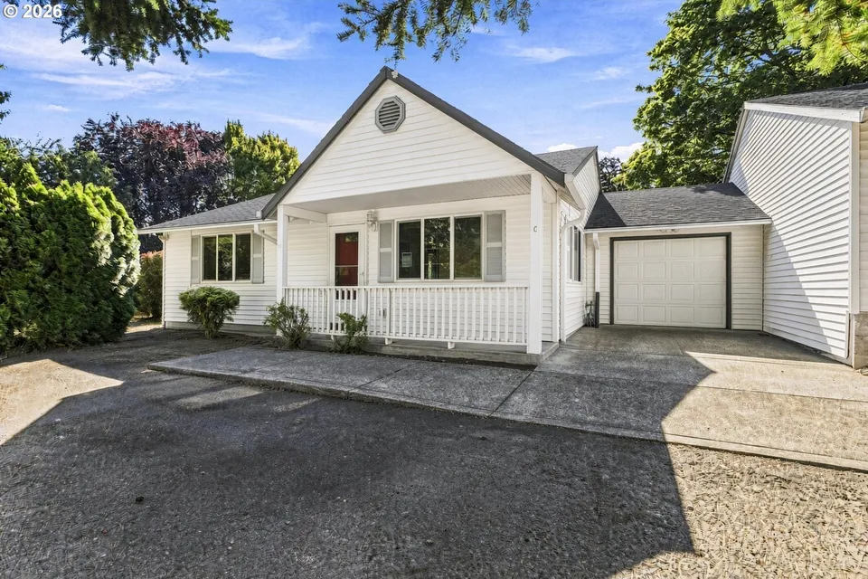 2 Bed 2 Bath Urban Residential Condo in Portland, OR