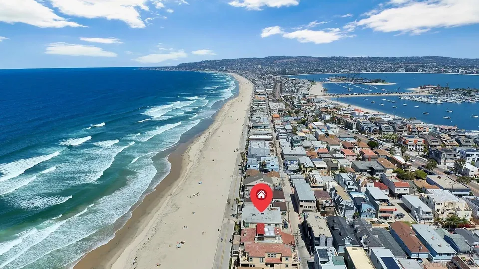 2 Bed 2 Bath Boutique Contemporary Condominium in San Diego, CA